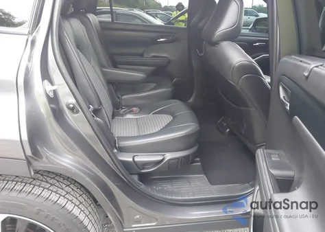 2022 Toyota Highlander Xse z USA, uszkodzony, nr VIN 5TDLZRAH0NS130795